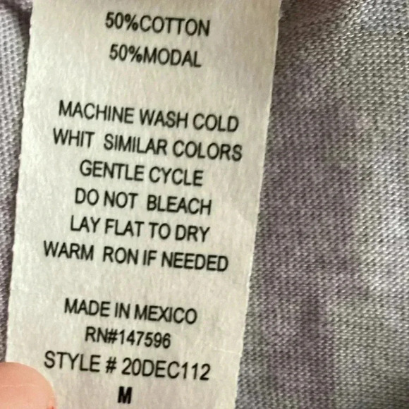 🆕Graphic Crop-top Rock & Roll Rebel Youth M🆕 - Picture 8 of 8